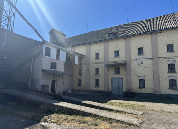 Продаж виробничо-складського комплексу 1 552,6 м2, 0,41 га у Закарпатській області